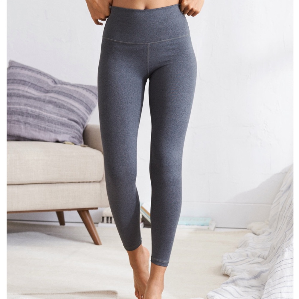 Gray aerie 7/8 leggings. Size Medium! Like new
